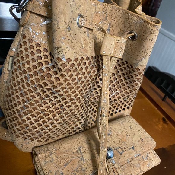 Beautiful unique Boutique purchase Tassels with silver specks. Like new Unique - Picture 2 of 14